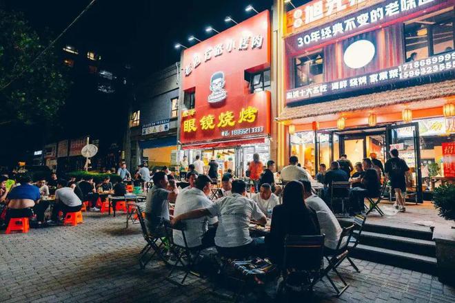 这些“美食圈”绝对颠覆你的胃…… 市北美食“夜江湖” 越夜越飘香(图9)